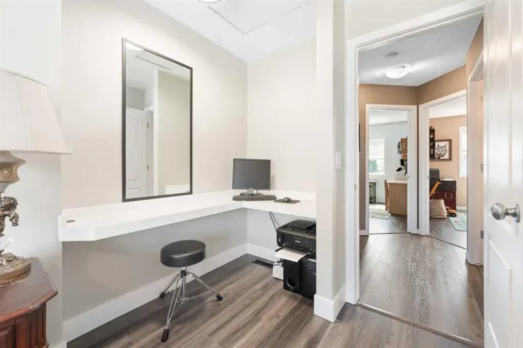 9 Drake Landing Way