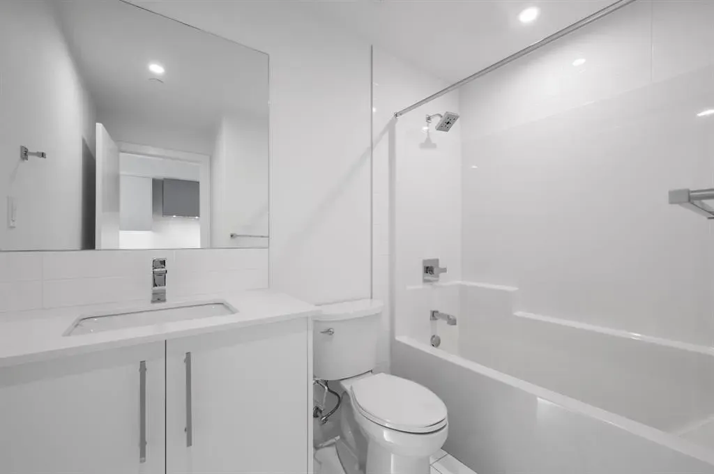 8370 Broadcast Avenue SW, #402