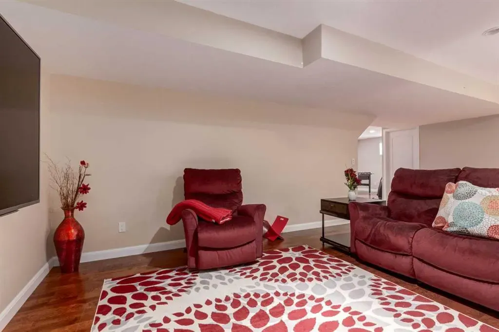 213 Evergreen Plaza SW