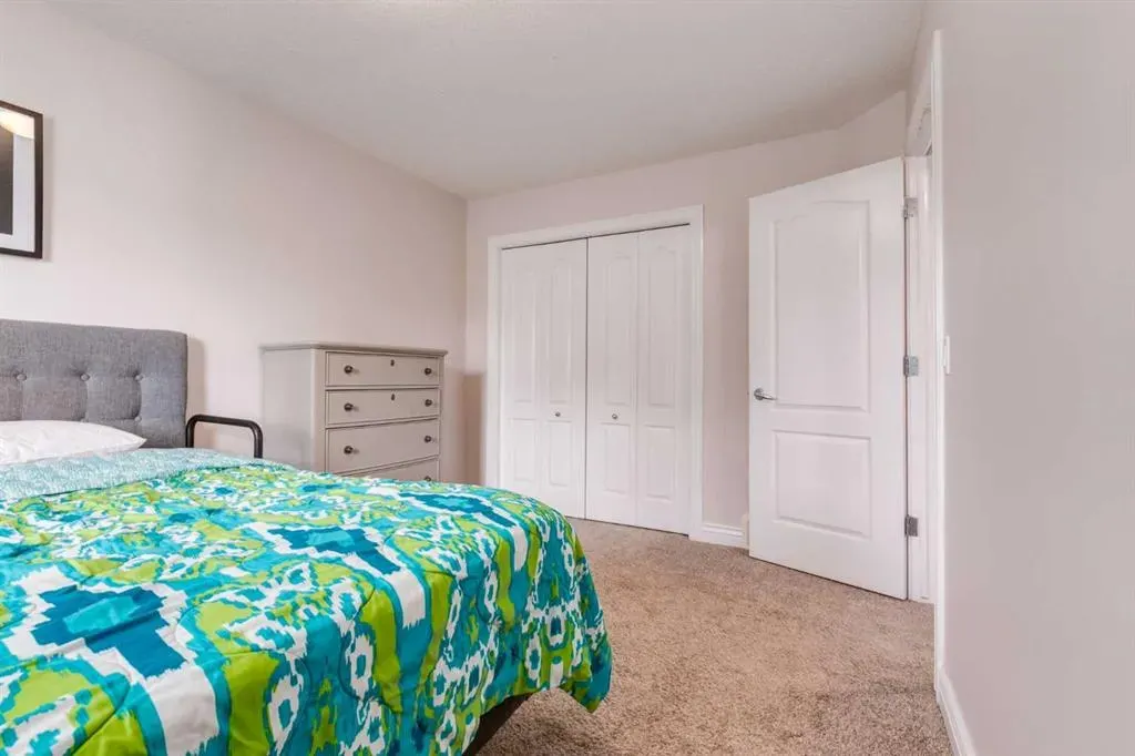 213 Evergreen Plaza SW