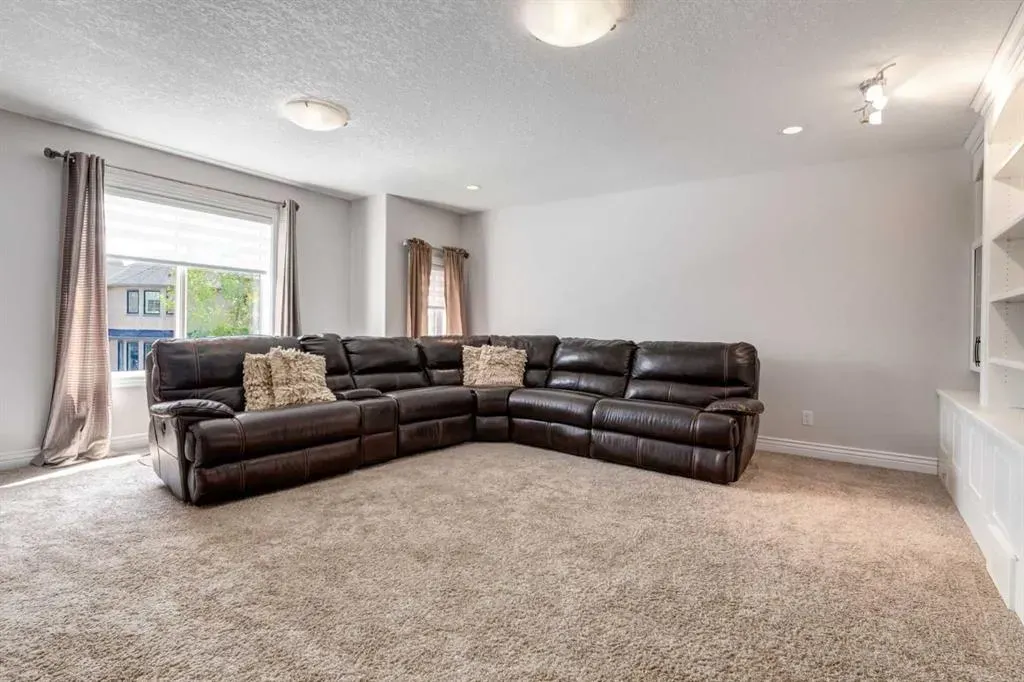 213 Evergreen Plaza SW
