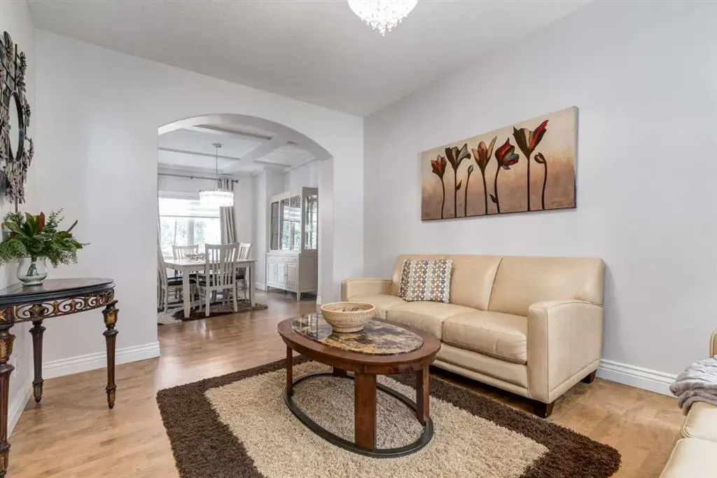 213 Evergreen Plaza SW