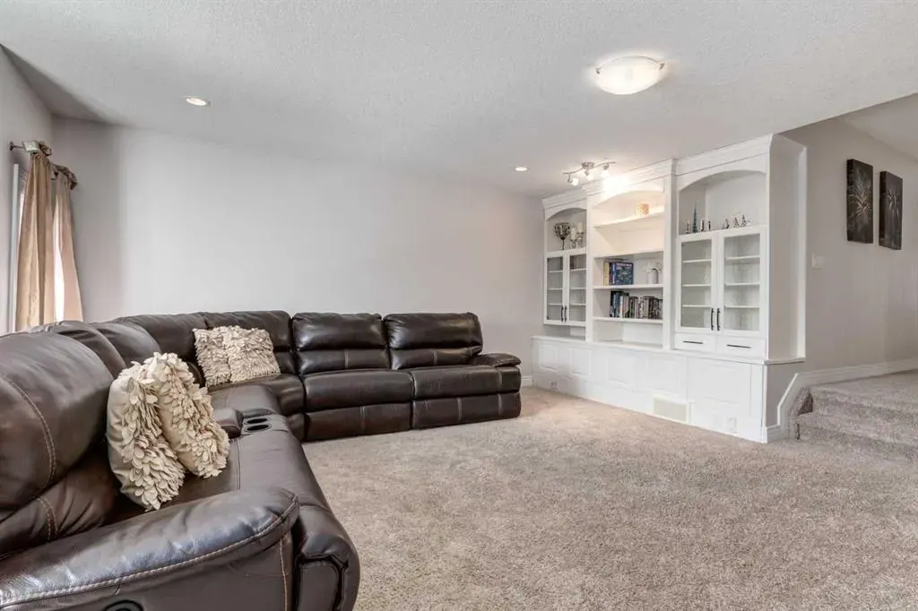 213 Evergreen Plaza SW
