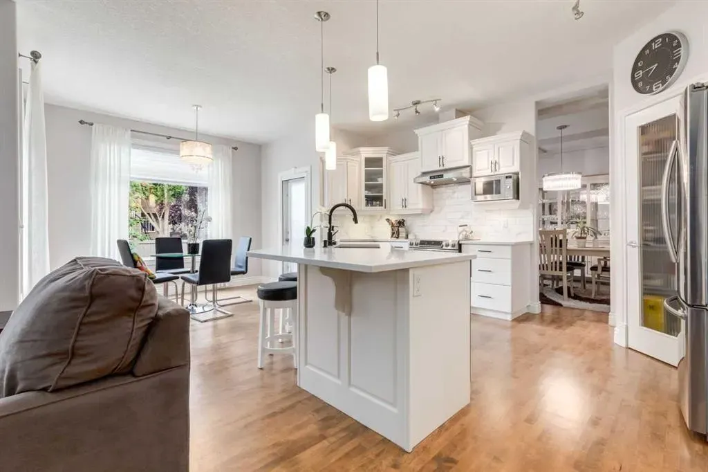 213 Evergreen Plaza SW