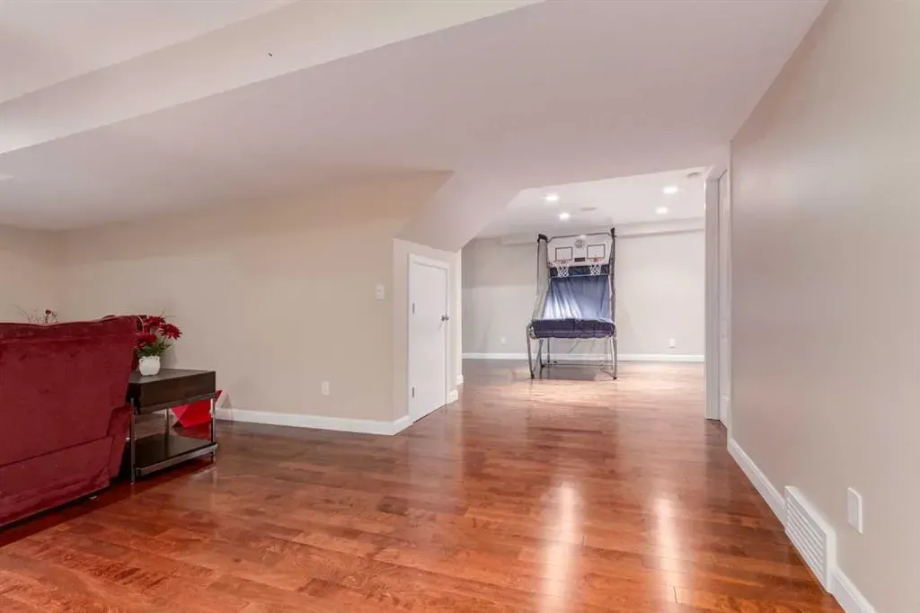213 Evergreen Plaza SW