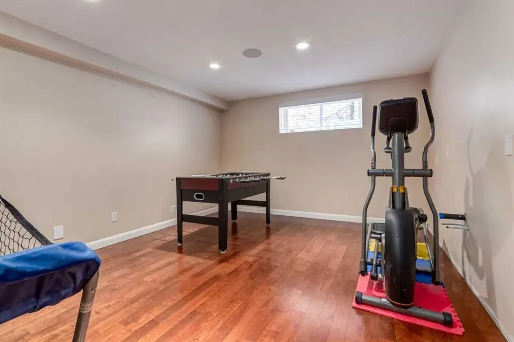 213 Evergreen Plaza SW