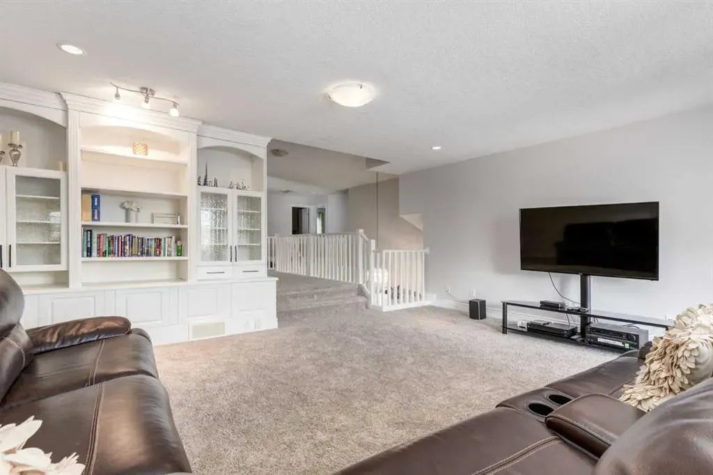 213 Evergreen Plaza SW