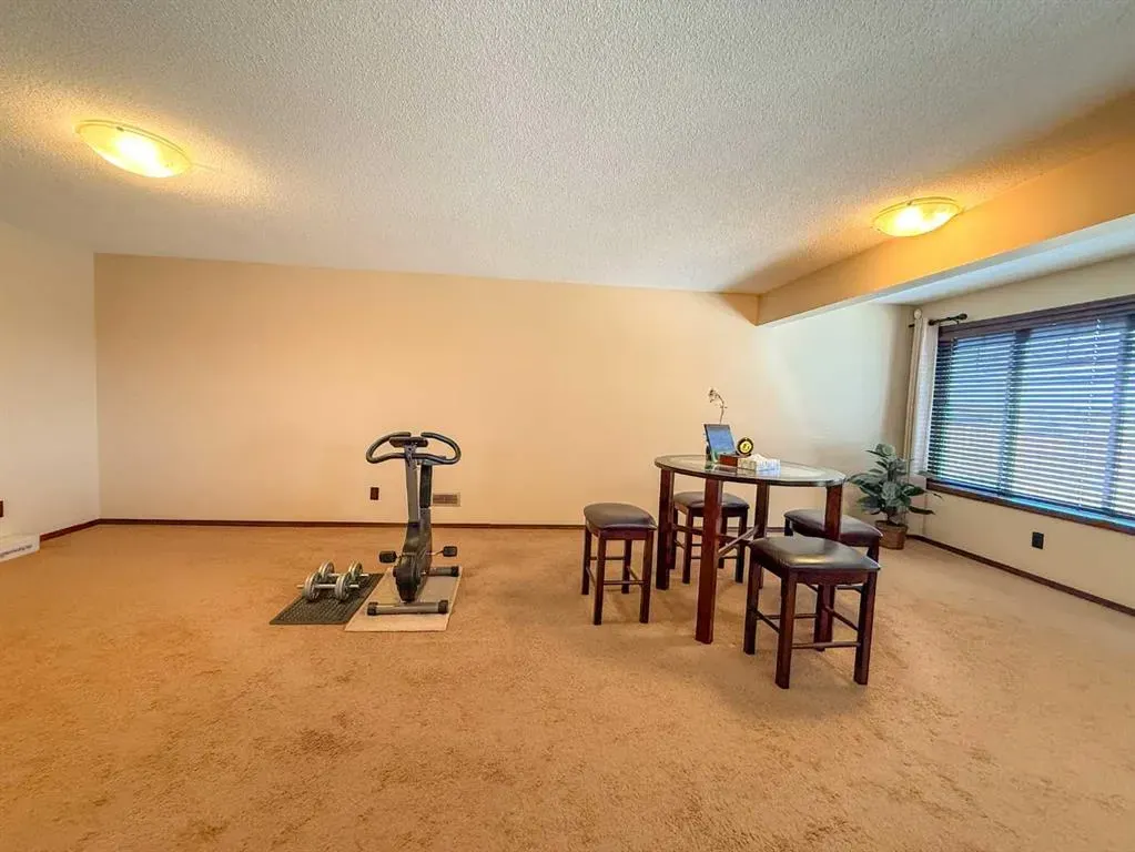 128 Chaparral Valley Drive SE