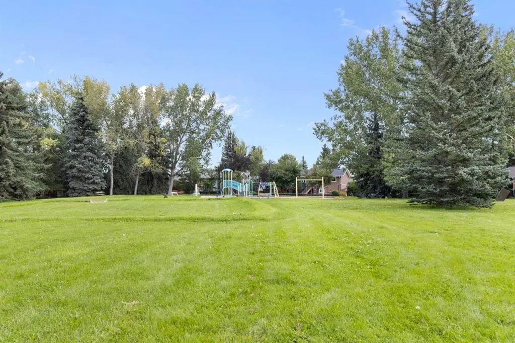 472 Cedarille Crescent SW