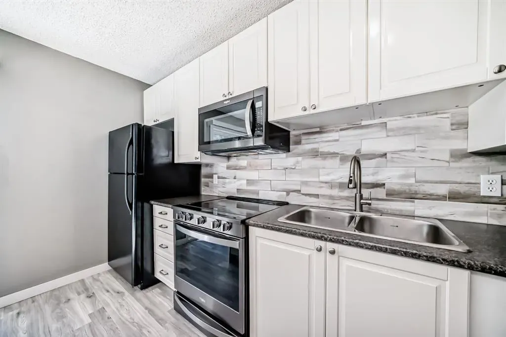 800 Bowcroft Place, #32
