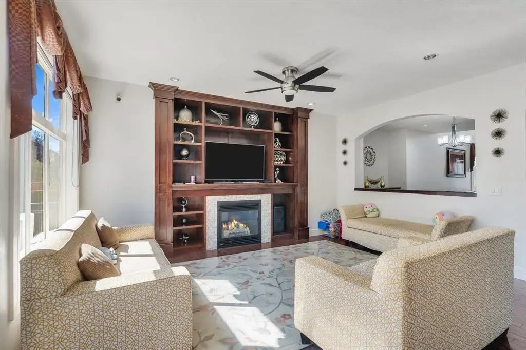 129 saddlelake Grove