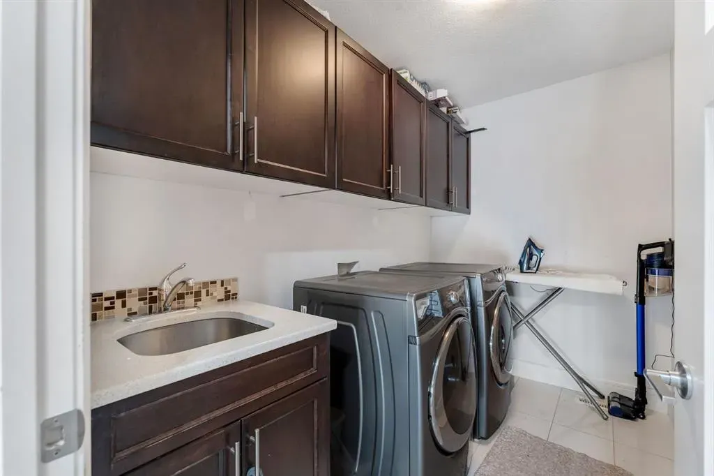 129 saddlelake Grove