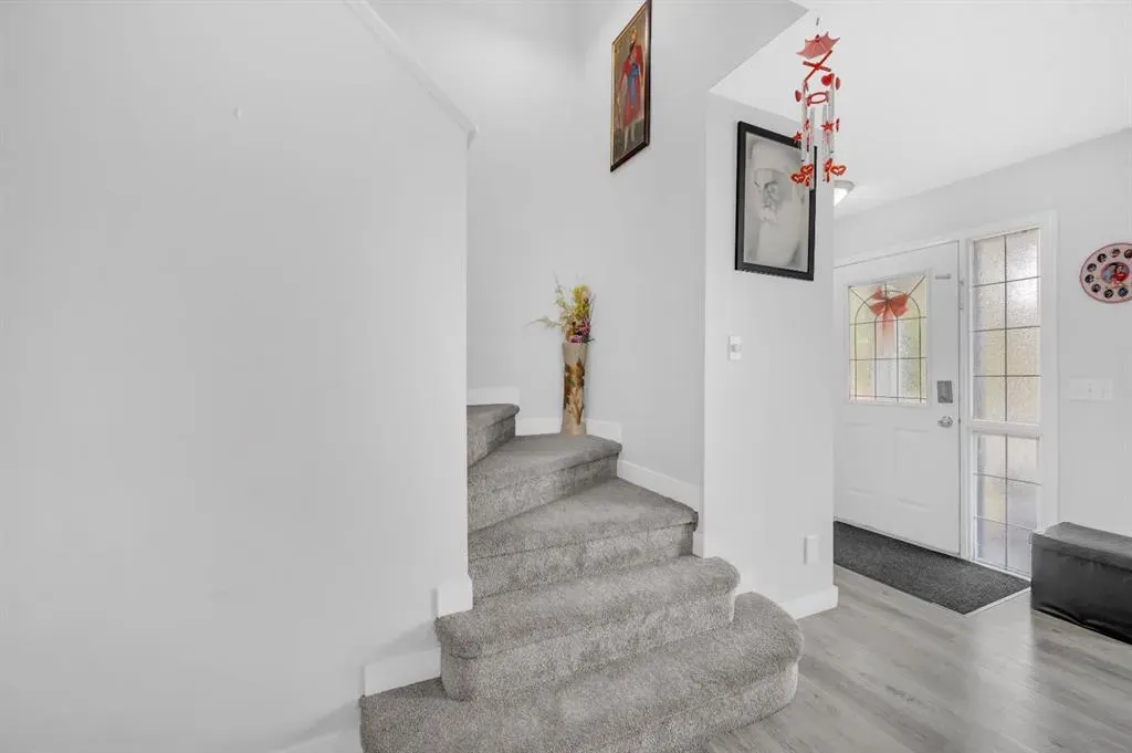 14 Tarington Place NE