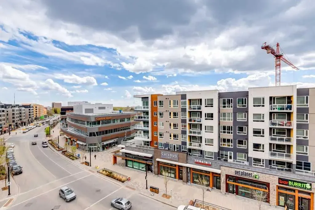 4138 University Avenue NW, #617
