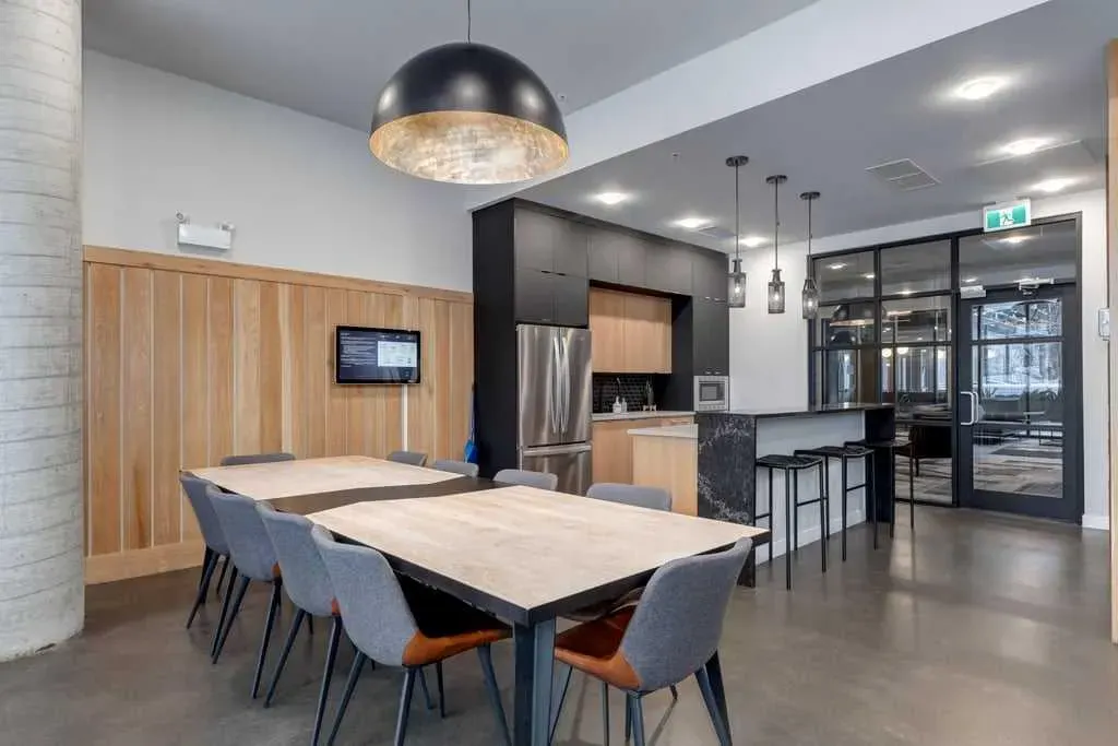 4138 University Avenue NW, #617