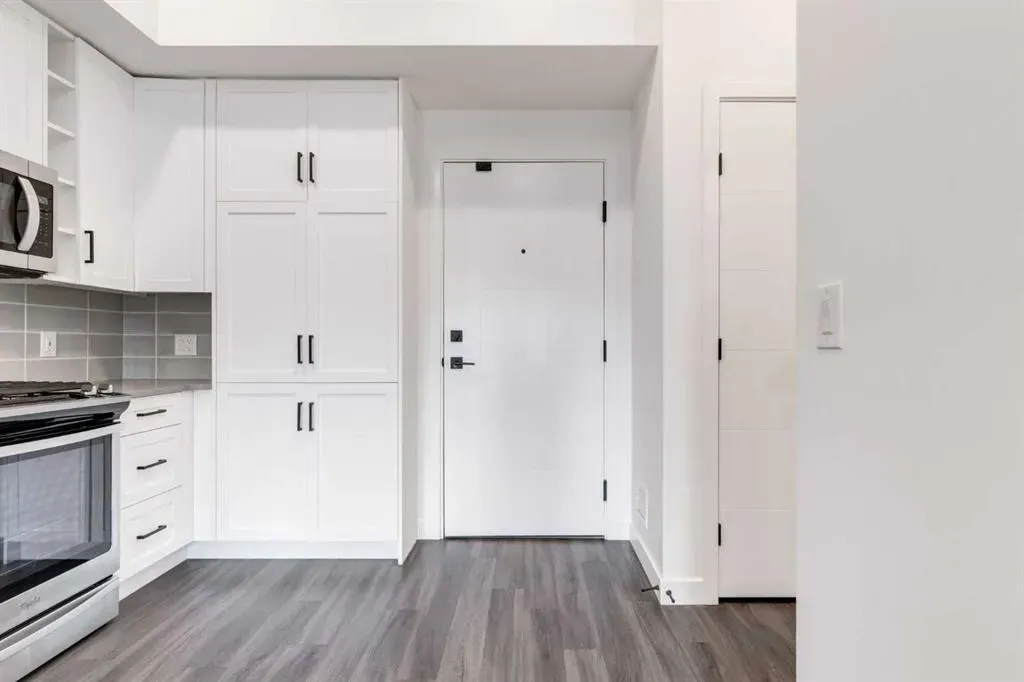 4138 University Avenue NW, #617