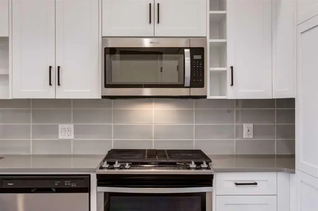4138 University Avenue NW, #617