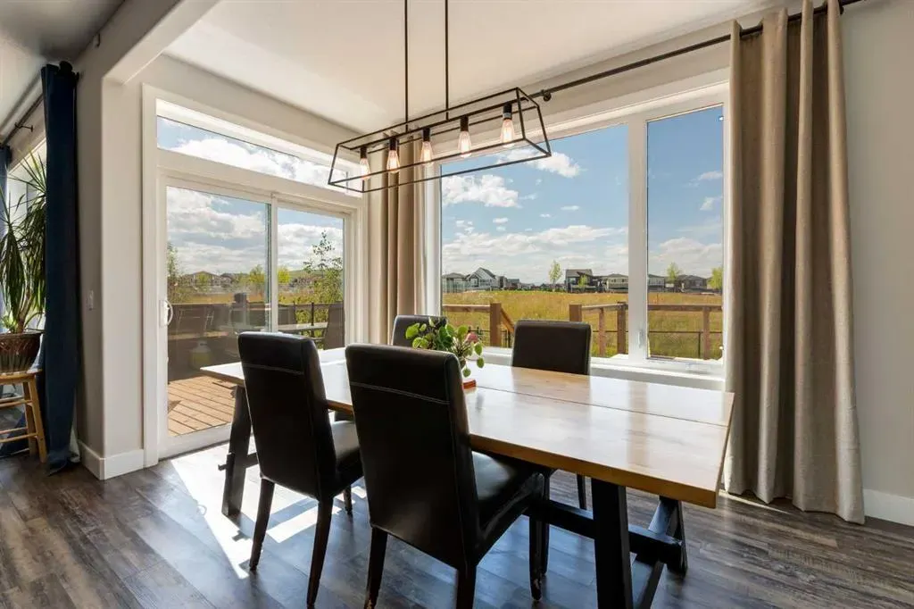 120 Emberside Glen