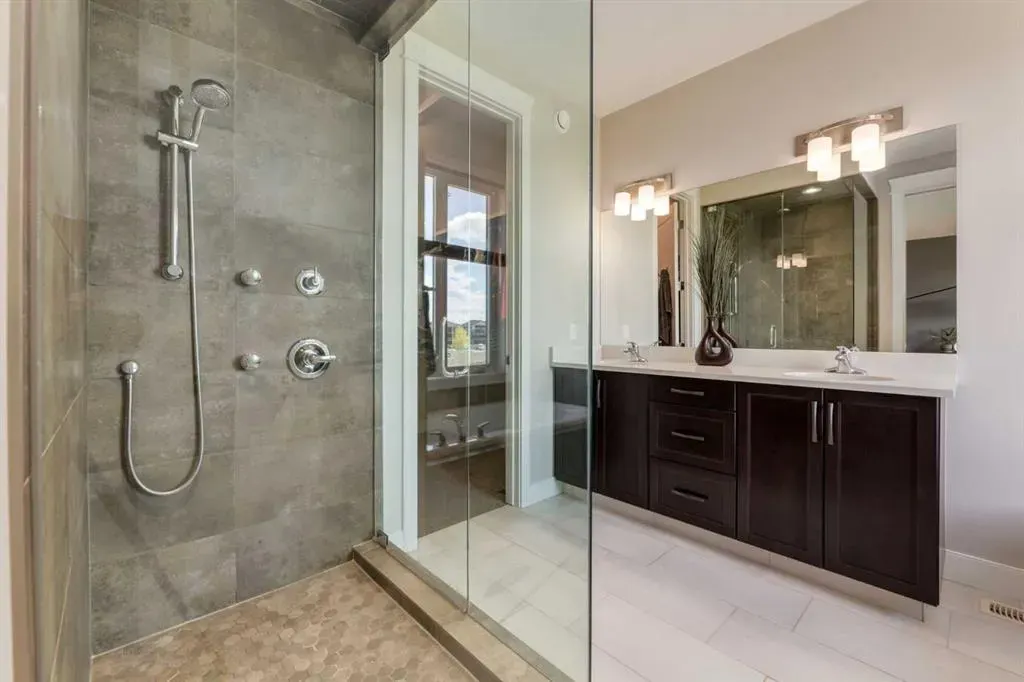 120 Emberside Glen