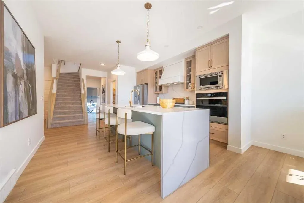 60 Creekside Path SW