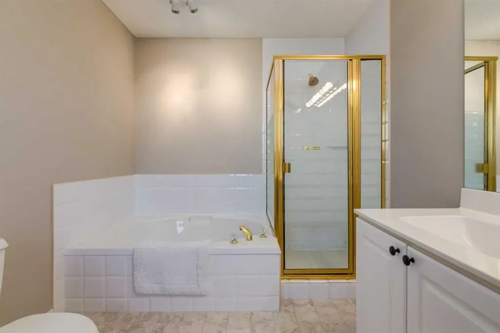200 Sandstone Drive NW, #17