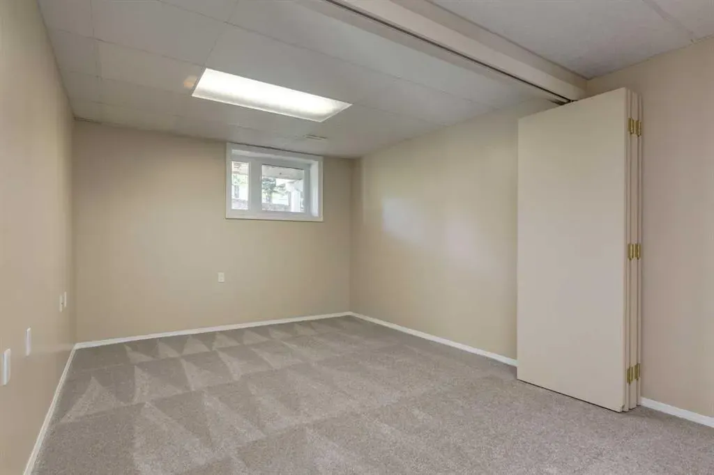200 Sandstone Drive NW, #17