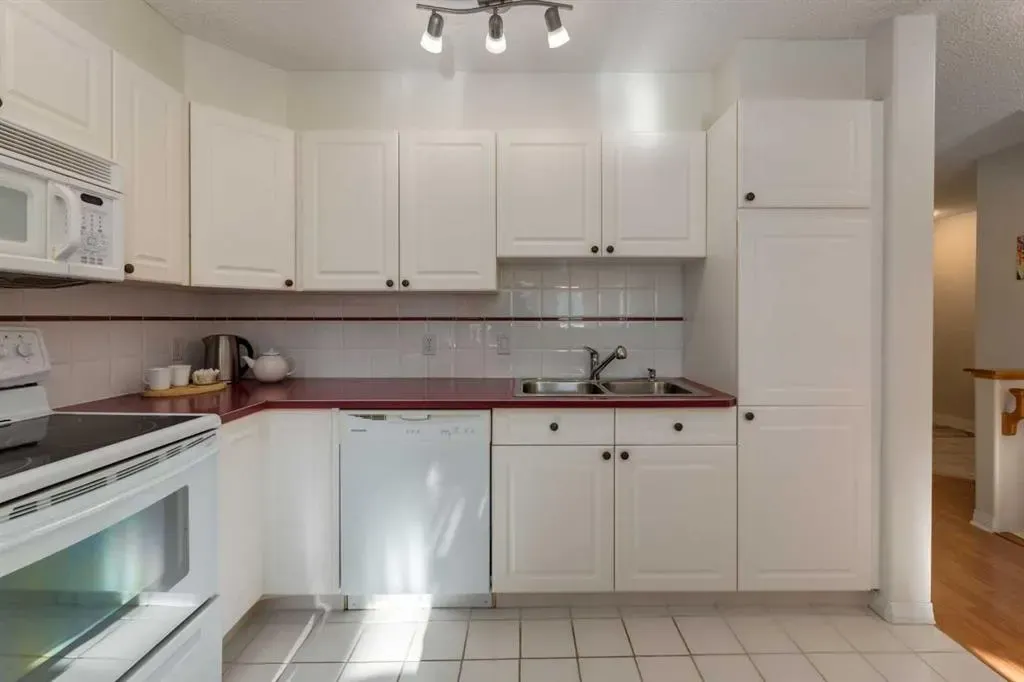 200 Sandstone Drive NW, #17