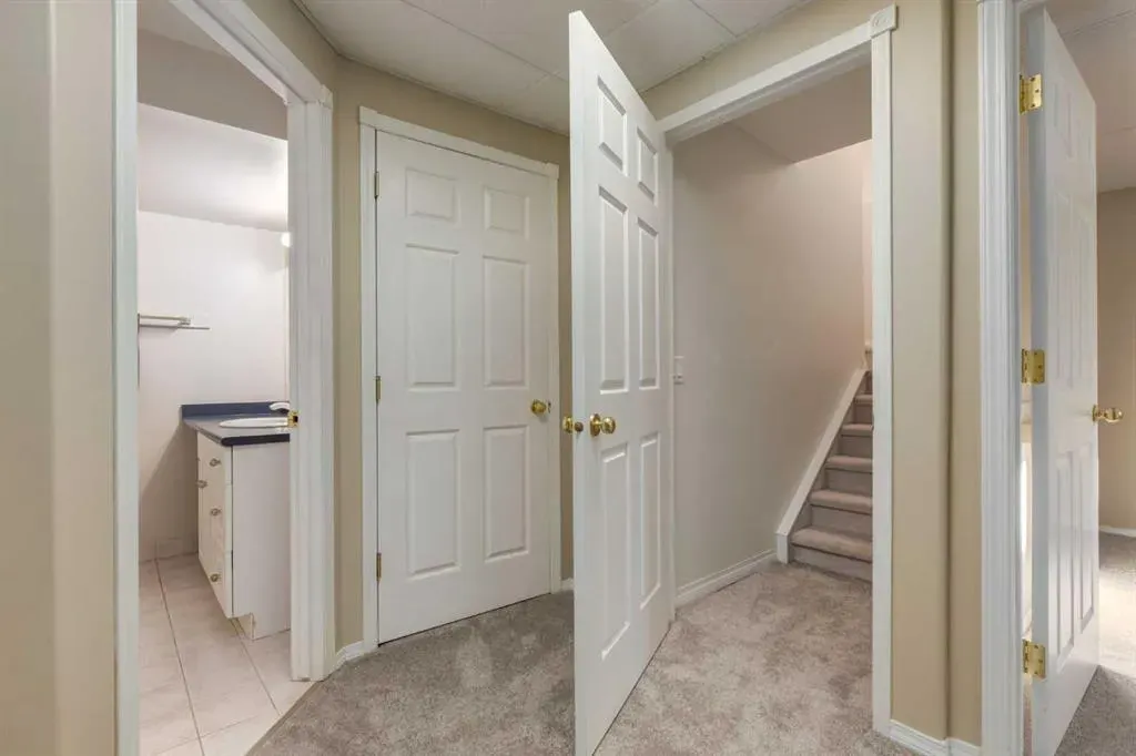 200 Sandstone Drive NW, #17