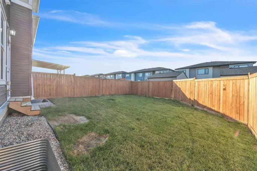 116 Homestead Close NE