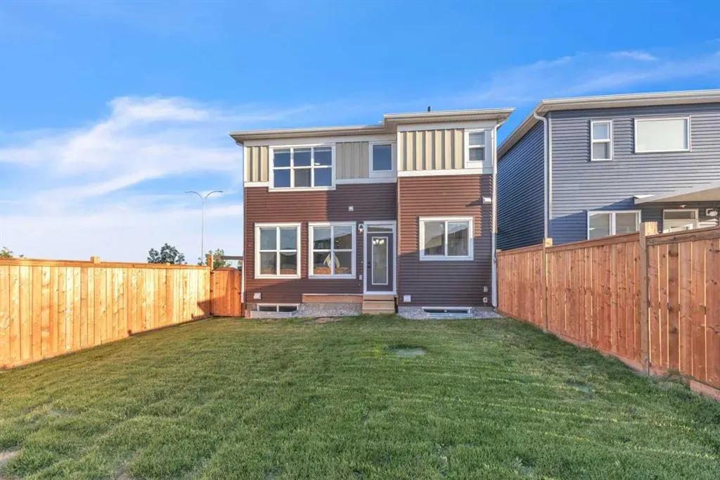 116 Homestead Close NE