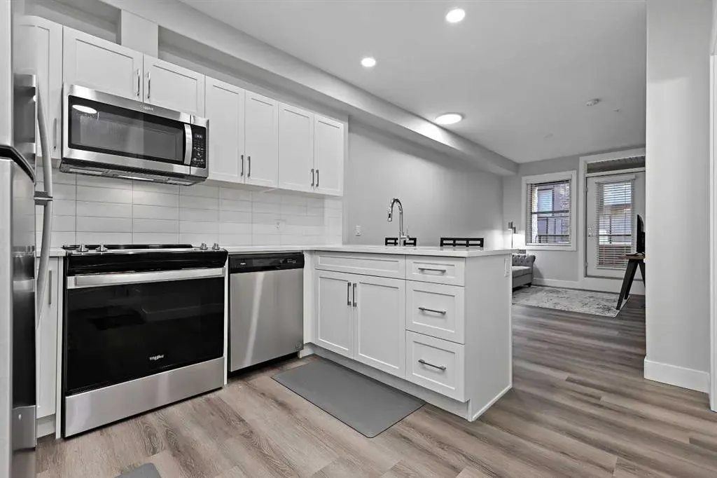8355 19 Avenue SW, #105