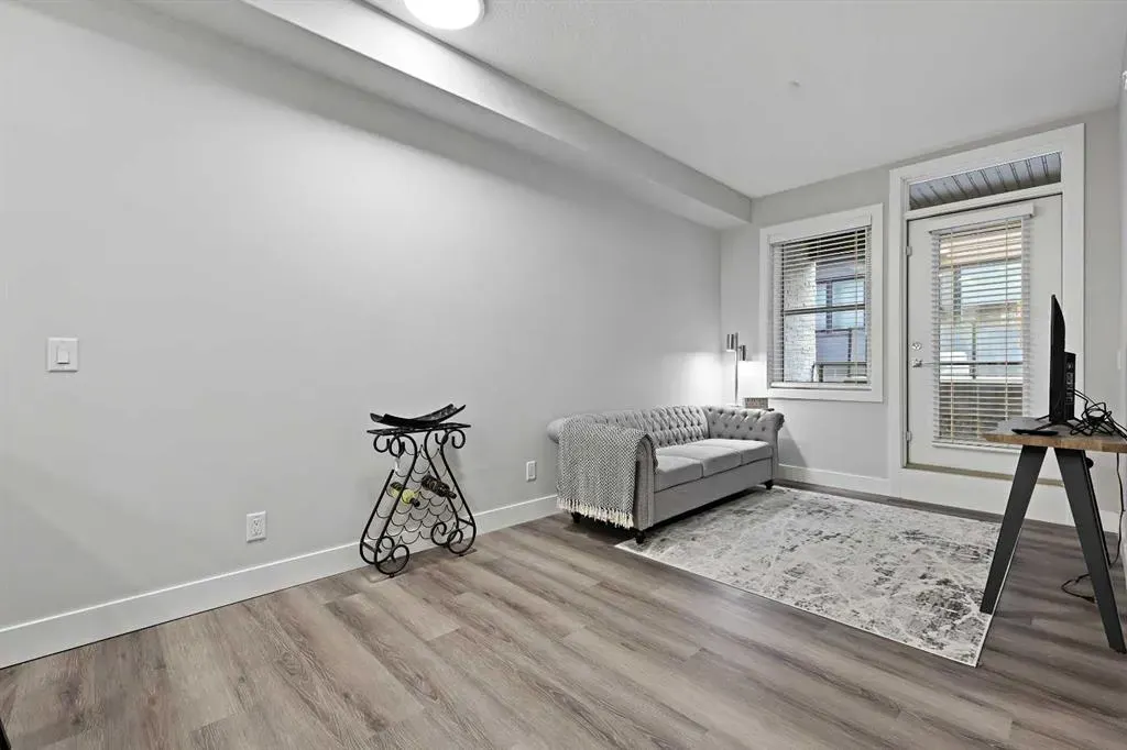 8355 19 Avenue SW, #105