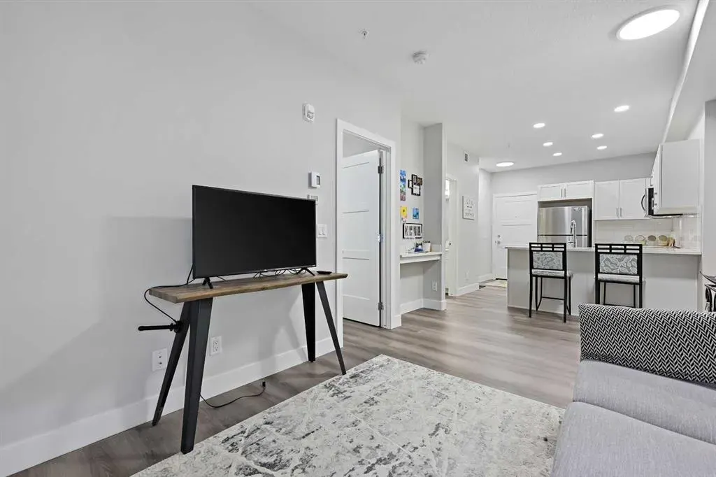 8355 19 Avenue SW, #105