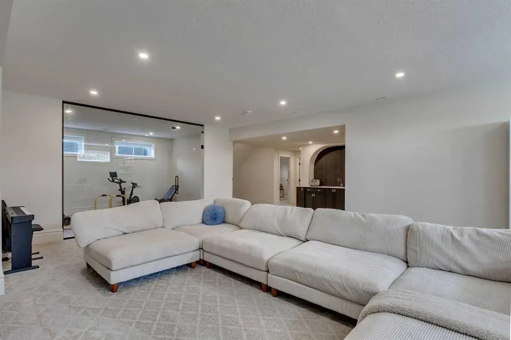 129 Glyde Park