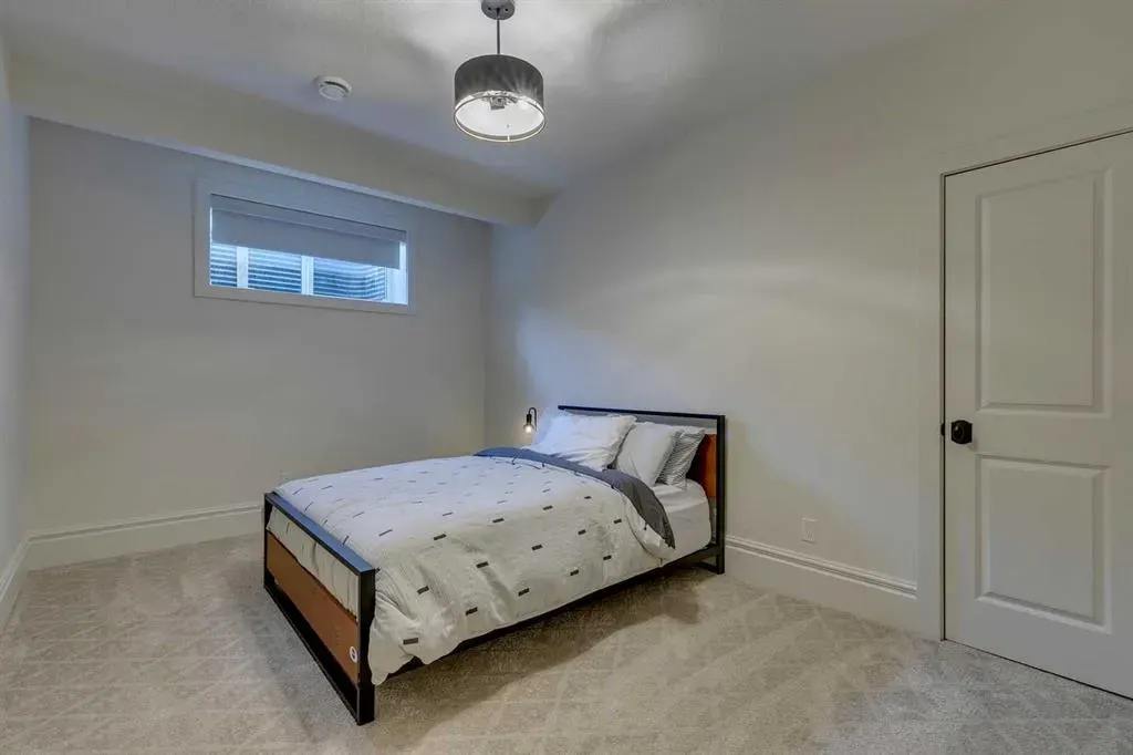 129 Glyde Park