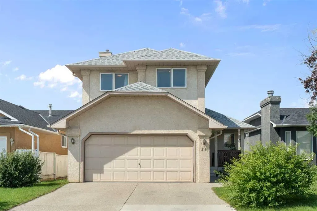 218 Martinglen Way NE