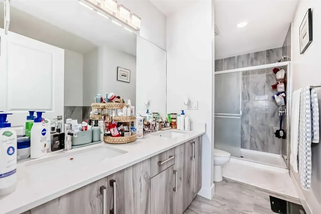 56 Cornerbrook View NE