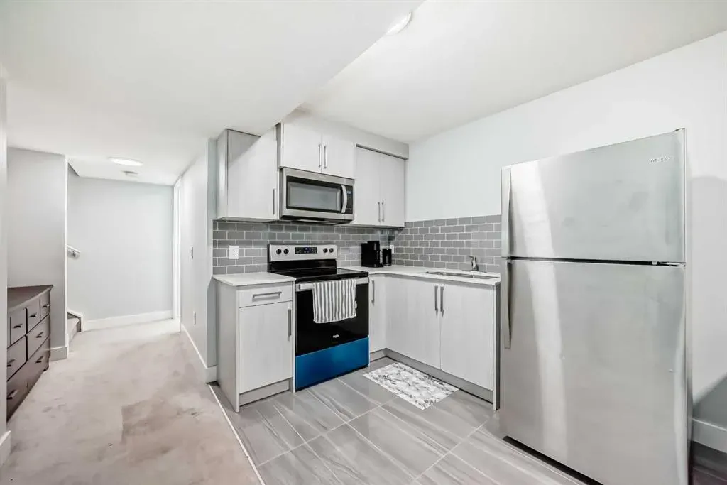 56 Cornerbrook View NE