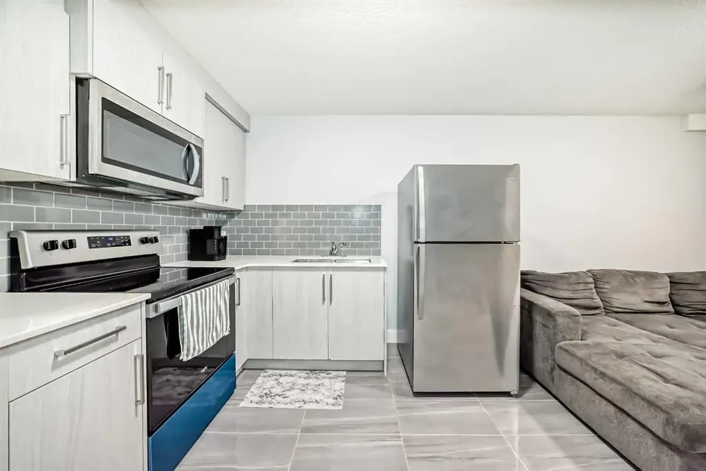 56 Cornerbrook View NE