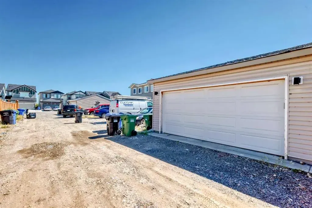 56 Cornerbrook View NE
