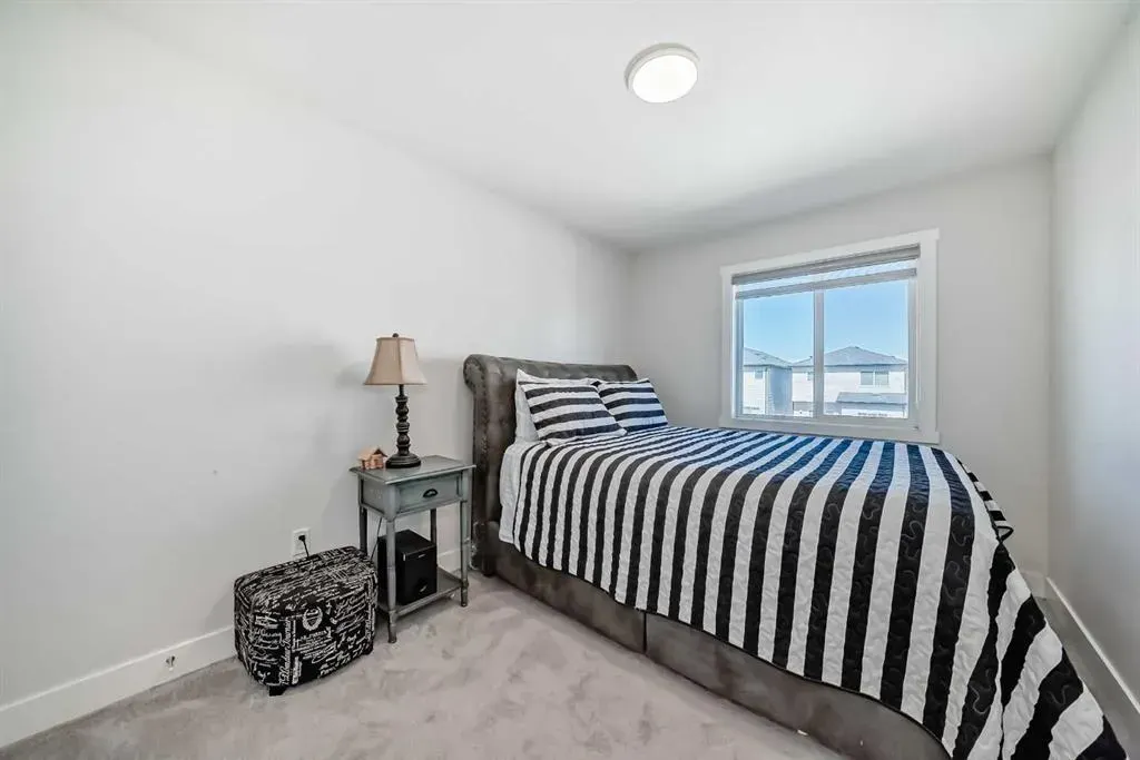 56 Cornerbrook View NE