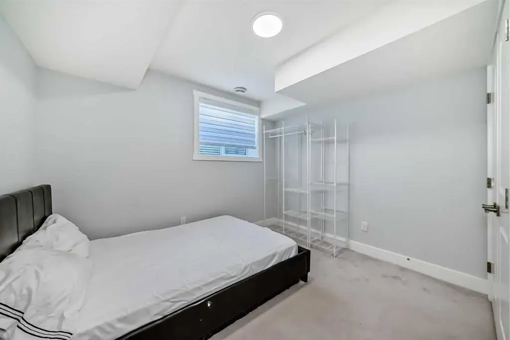 56 Cornerbrook View NE