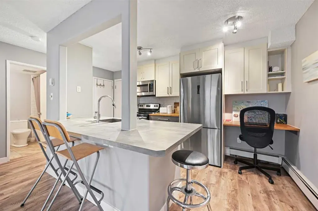 2734 17 Avenue SW, #203
