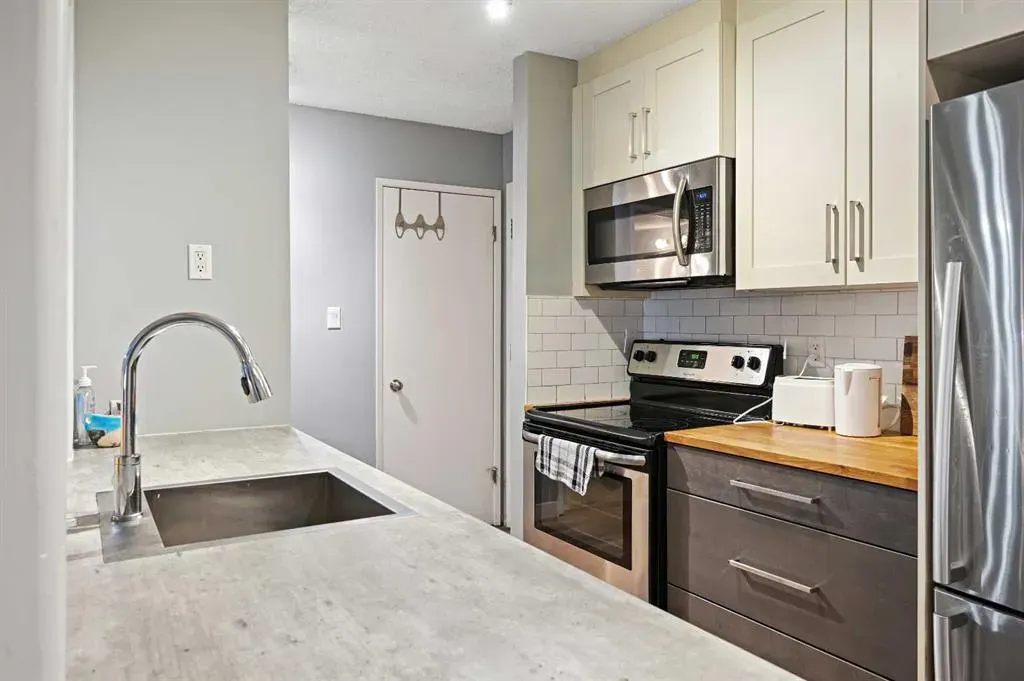2734 17 Avenue SW, #203