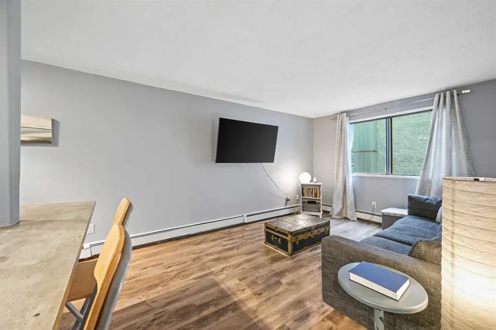 2734 17 Avenue SW, #203