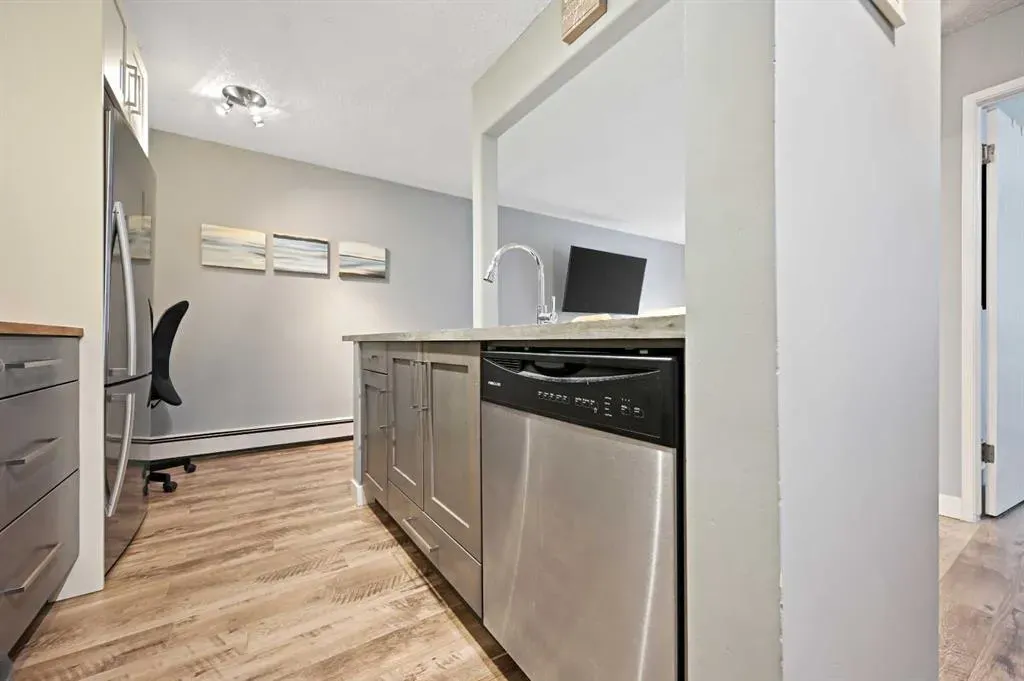 2734 17 Avenue SW, #203