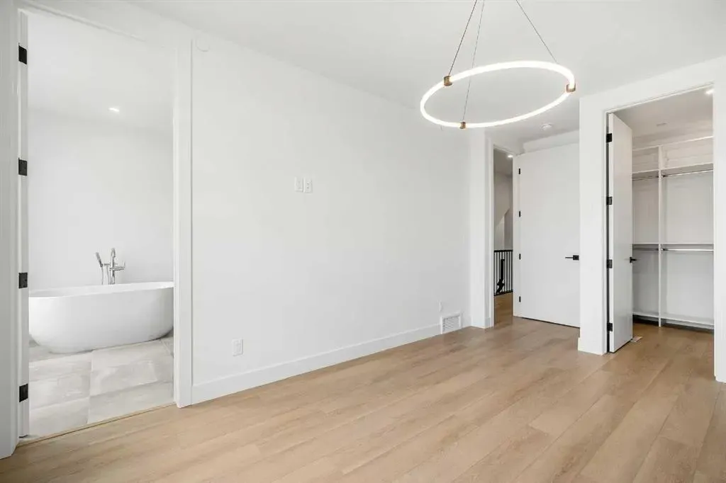 36 Greenwich Heath NW