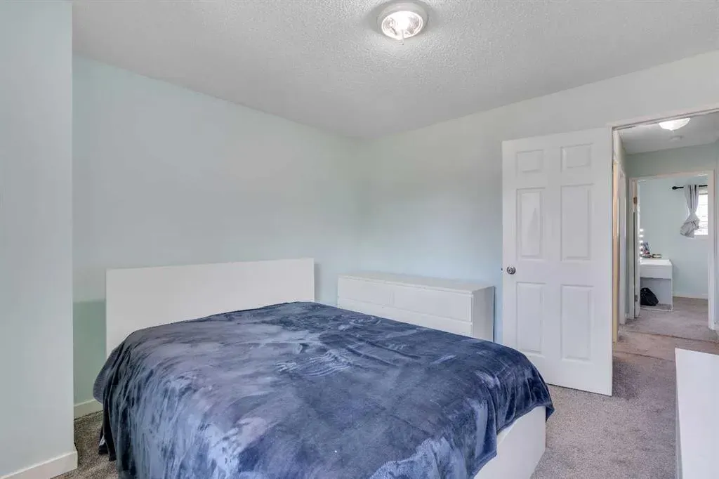 205 Templehill Drive NE