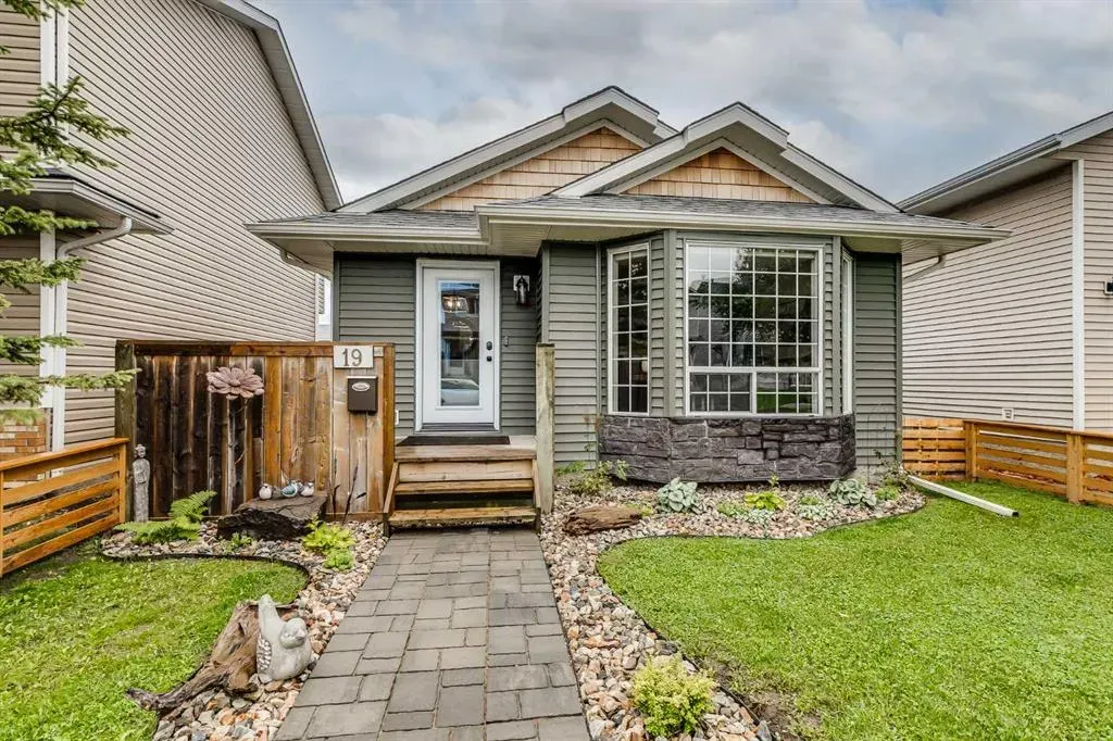 19 Martinwood Court NE