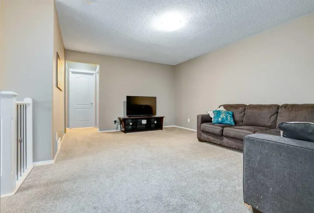 44 Nolancrest Green NW